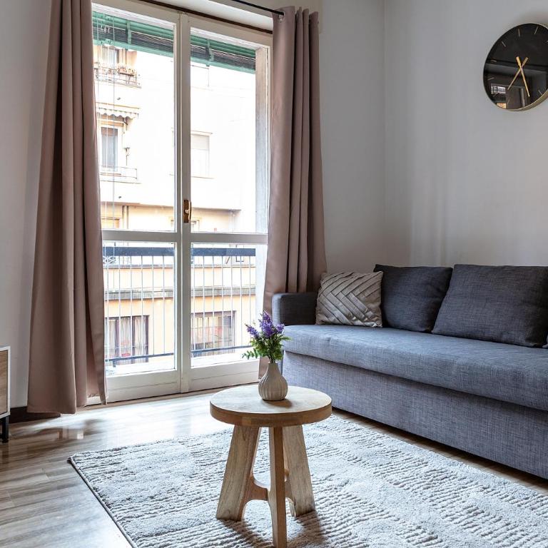 DeHomes - Ampia casa in centro 3 camere e 2 bagni - Appartamento Premium con 3 Camere da Letto e Balcone - 3
