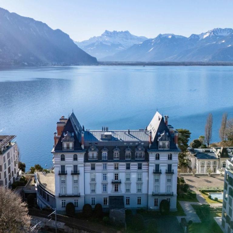 Modern 3-Bedroom Lakeview Apartment in Montreux by GuestLee - Apartment - 21