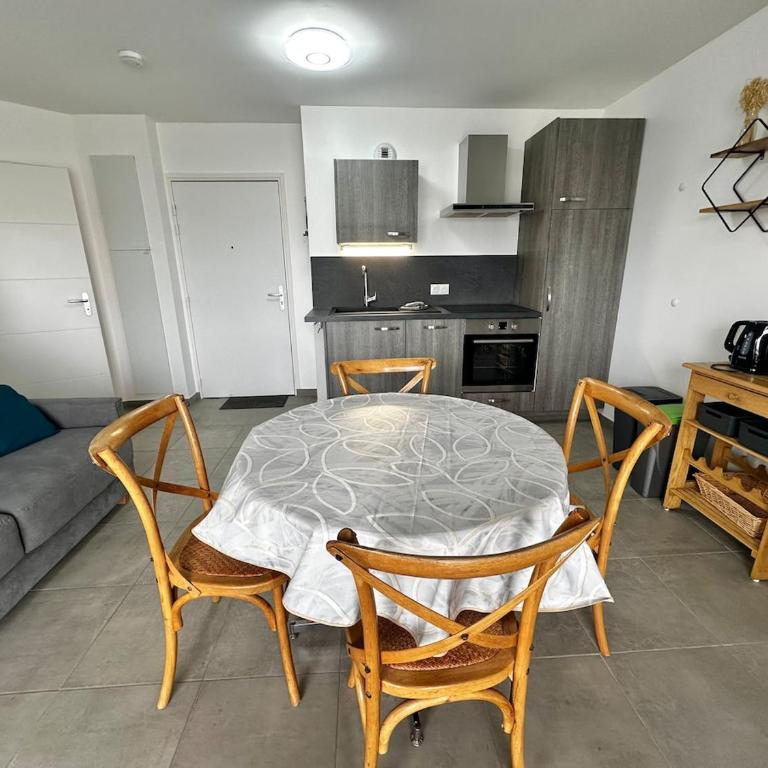 Opaline - Appartement T2 avec balcon vue latérale mer et parking - Apartment mit 1 Schlafzimmer, Balkon und Meerblick - 4