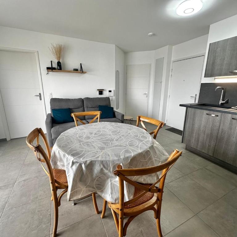 Opaline - Appartement T2 avec balcon vue latérale mer et parking - Apartment mit 1 Schlafzimmer, Balkon und Meerblick - 11