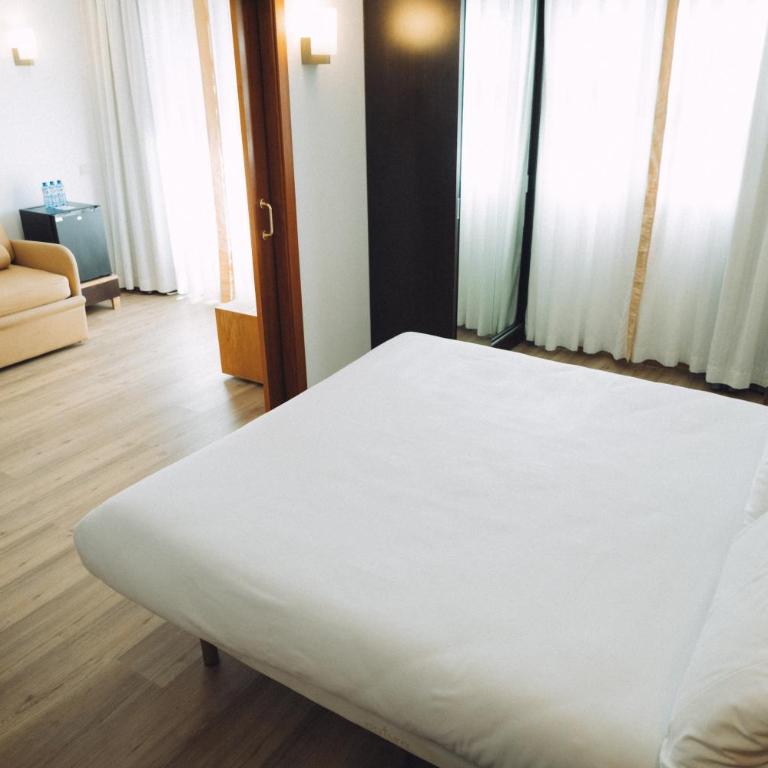 Hotel Bonalba Alicante - Habitación Familiar (2 adultos y 2 niños) - 6