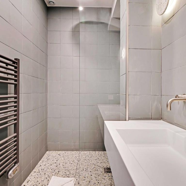 Elegant apartment - 3BR 8P - Arc de Triomphe - Three-Bedroom Apartment - 10