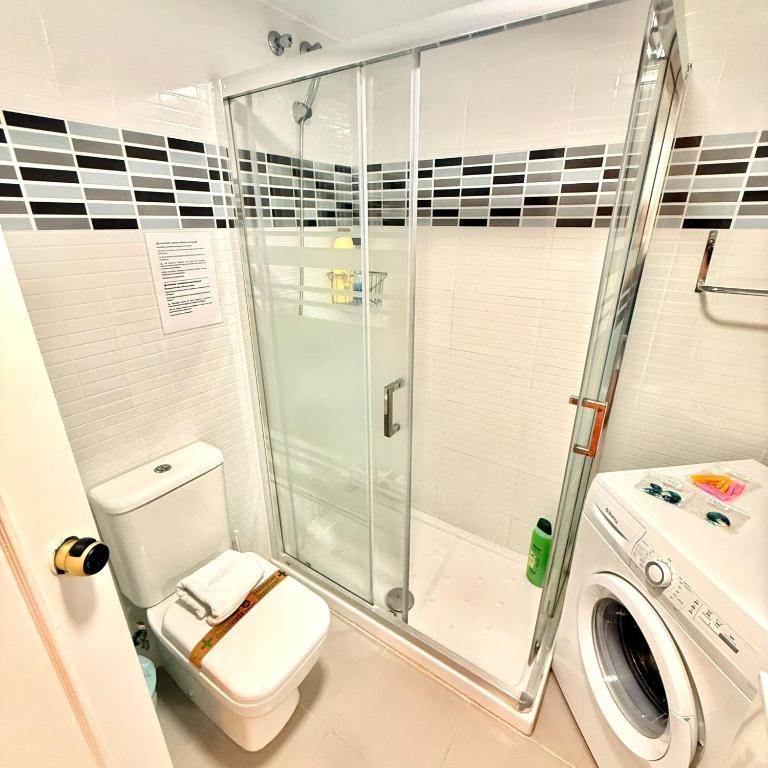 Pool View Apartment in Benalbeach - Apartamento con vistas a las montañas - 14