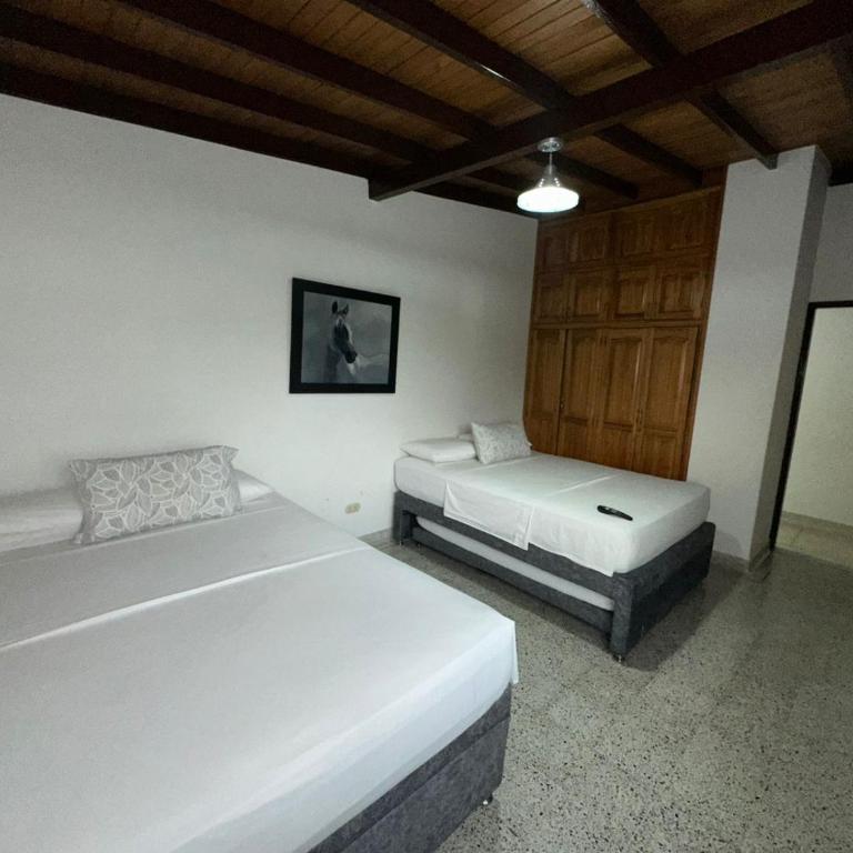 Casa Hotel Realeza del Estadio - Habitación Familiar - 1