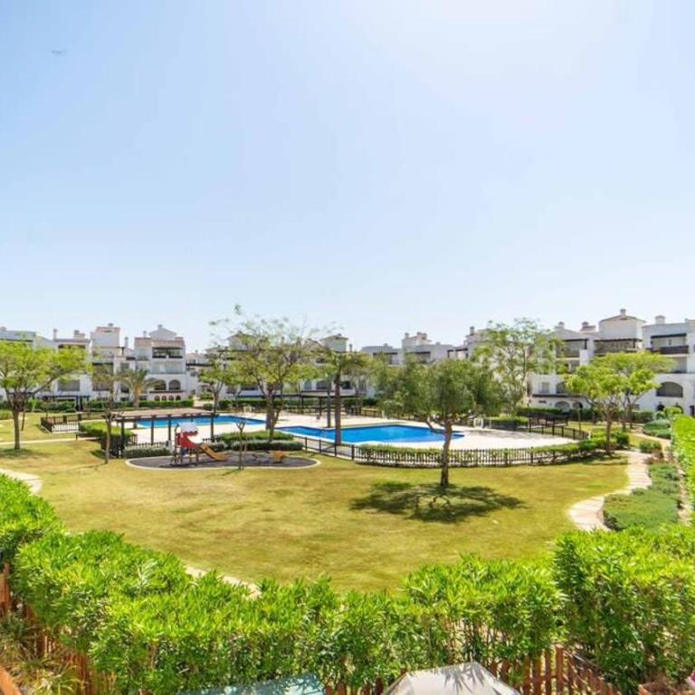 Comfortable Apartment Well Located Near Supermarket - CO212LT - Apartamento - 4