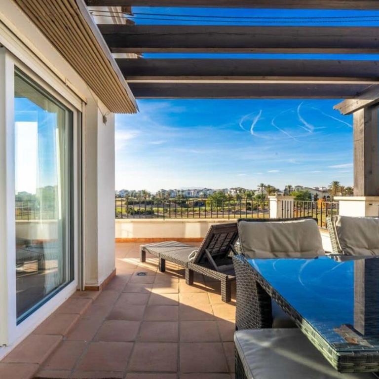 Bright Apartment with Large Terrace - MO4223LT - Apartamento - 4