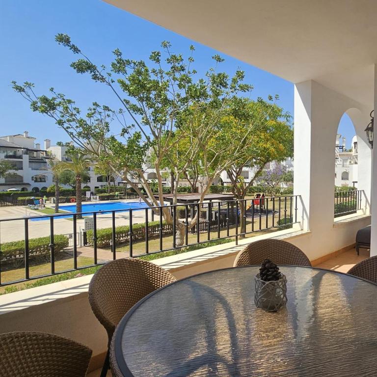 Modern Bright Two Bedroom Apartment With Pool Views - CO1011LT - Apartamento - 2