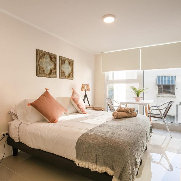 Cozy City Stay in Downtown Santiago for 2 - Apartment - 1