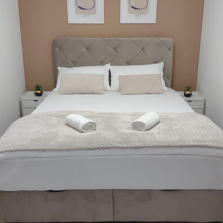 Ayla - One-Bedroom Apartment - 5