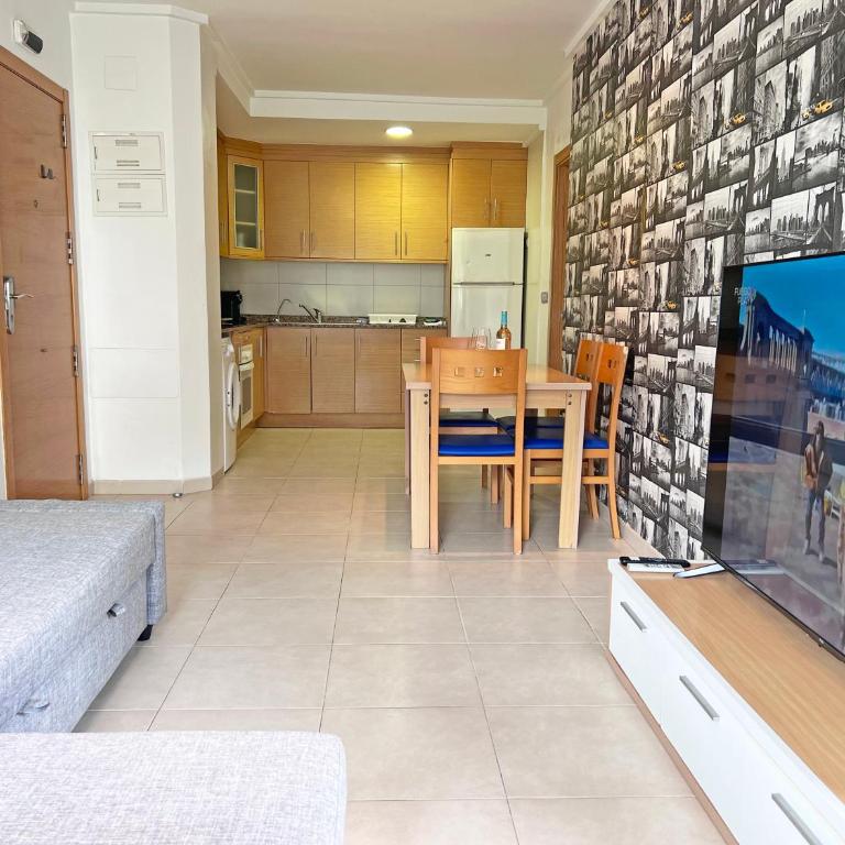 Alicante Hills - Bright, Pool, Parking and AC in the living room - Two-Bedroom Apartment with Balcony - 29