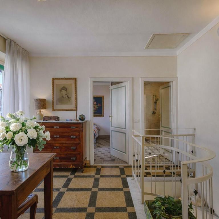Casa Patrizia - Elegant two bedroom seafront house on Viareggio Promenade - Casa con 2 Camere da Letto - 1