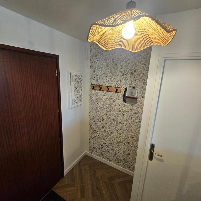 Au coeur du Palais des Arts en centre ville pour 5 personnes - One-Bedroom Apartment - 15
