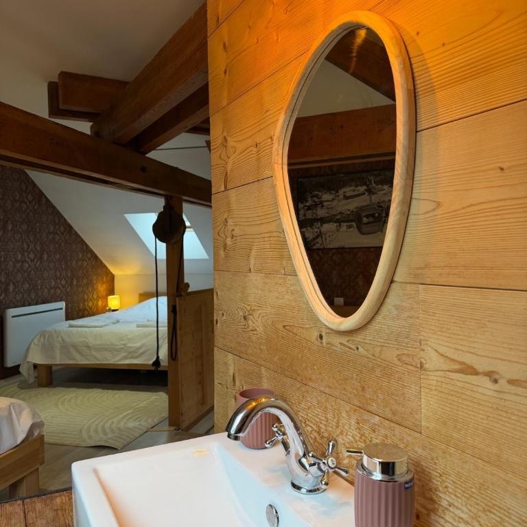 Gîte pour 8 - 10 personnes avec spa privatif - Maison 4 Chambres - 4