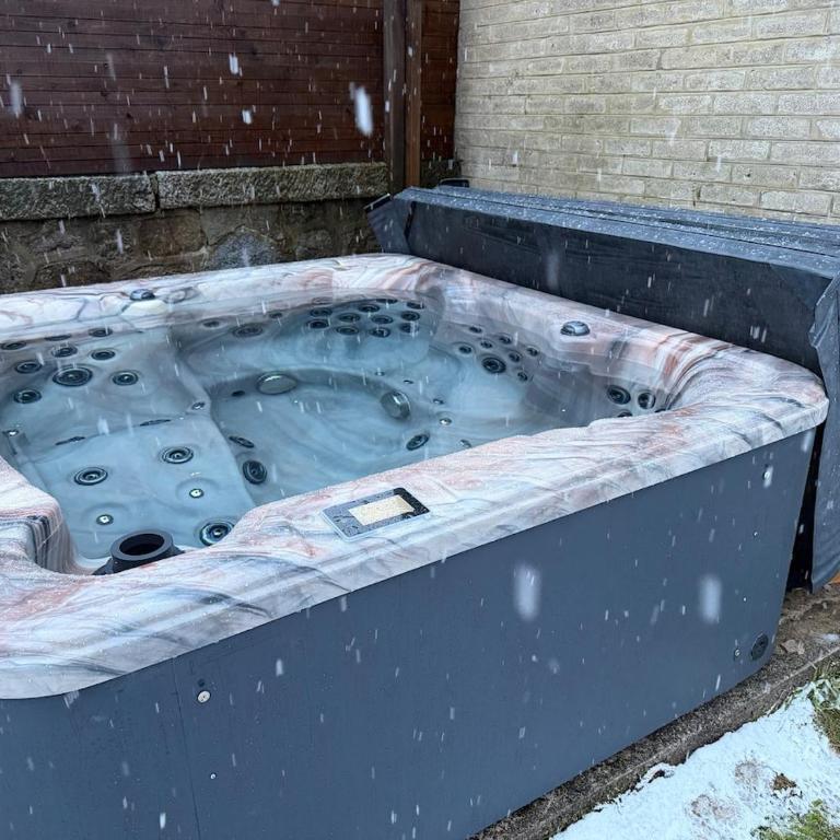 Gîte pour 8 - 10 personnes avec spa privatif - Maison 4 Chambres - 7