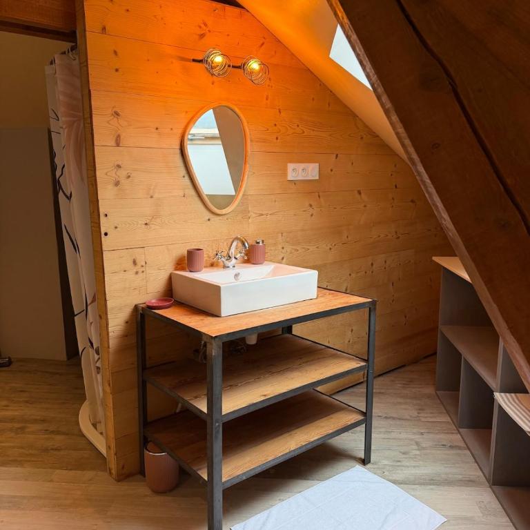Gîte pour 8 - 10 personnes avec spa privatif - Maison 4 Chambres - 8