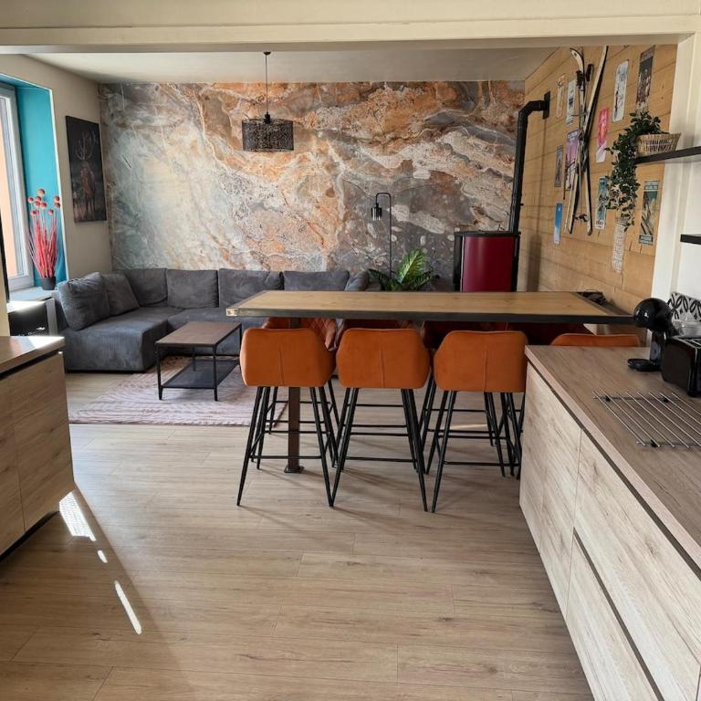 Gîte pour 8 - 10 personnes avec spa privatif - Maison 4 Chambres - 12