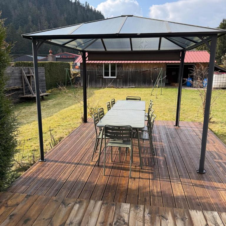 Gîte pour 8 - 10 personnes avec spa privatif - Maison 4 Chambres - 35
