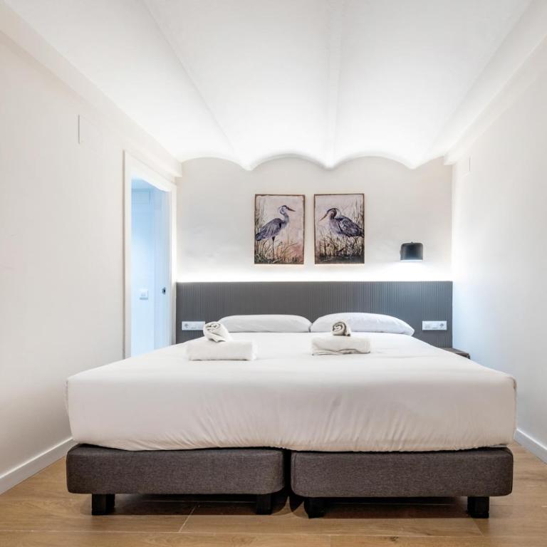 BeBarceloner Sants Apartments- 3 bedroom - Apartment - 2