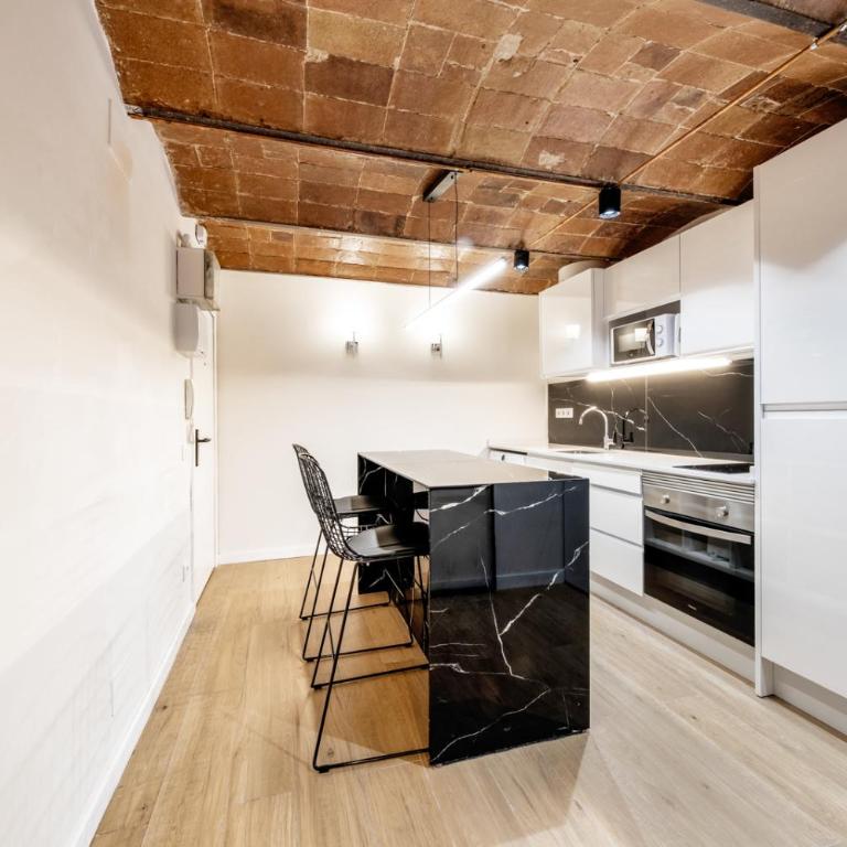 BeBarceloner Sants Apartments- 3 bedroom - Apartment - 16