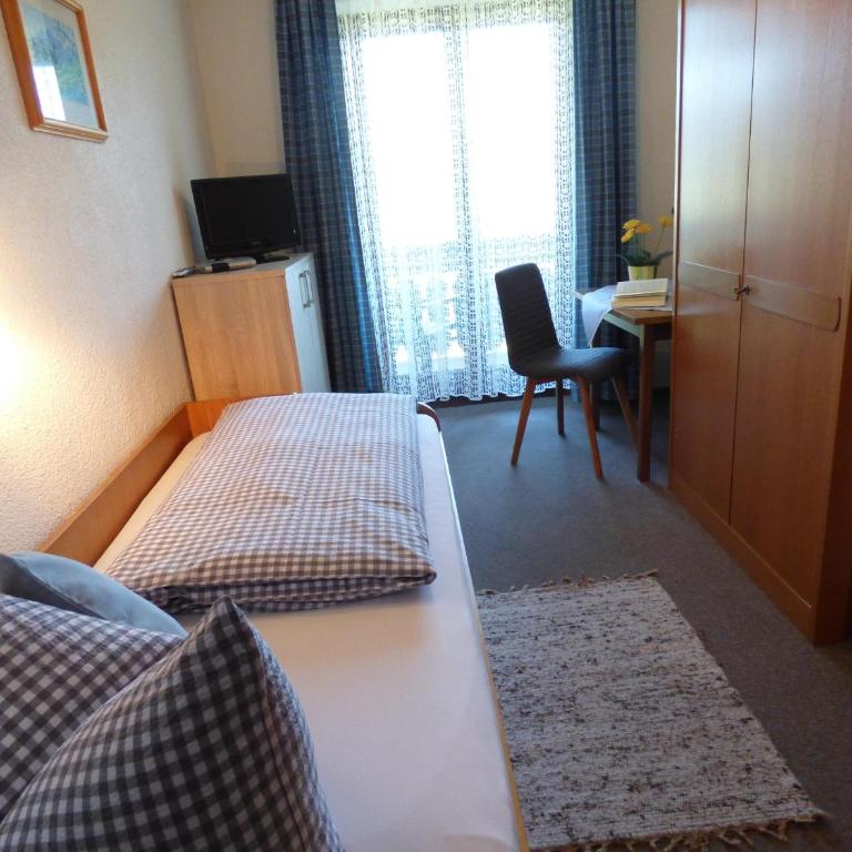 Ferienhof Kühberg mit schönstem Panoramablick - Einzelzimmer mit Balkon - 1