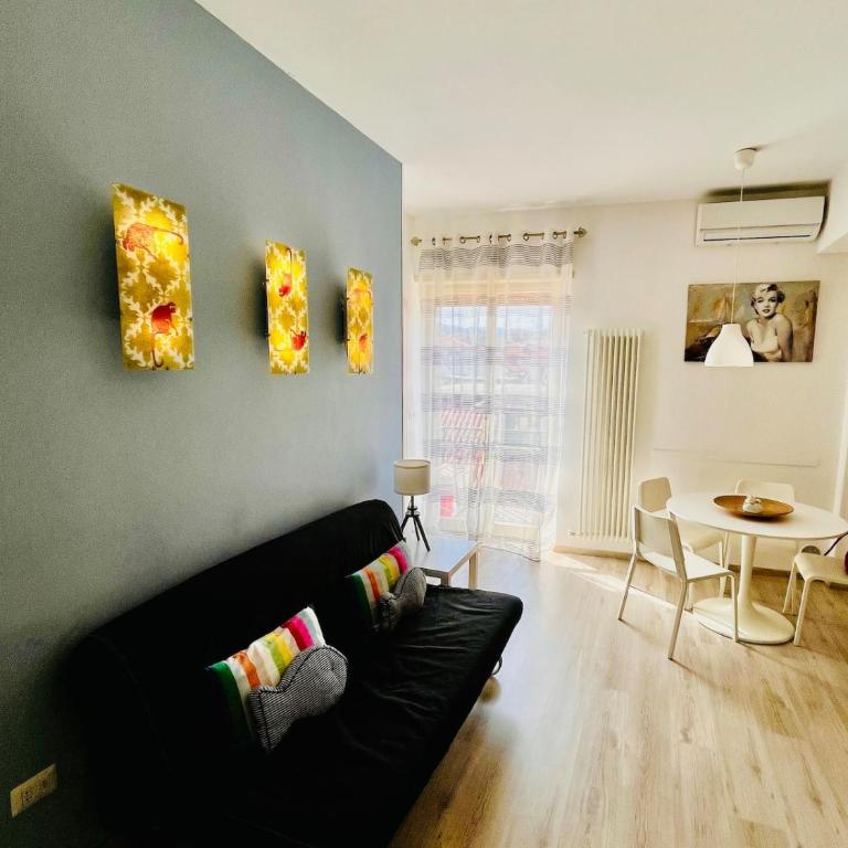 Casa Deca in the center, within walking distance of the sea - Two-Bedroom Apartment - 1