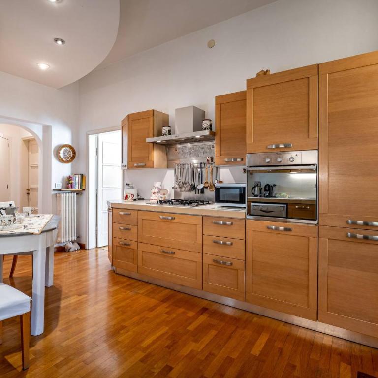 YiD Leopolda apt few minutes from Central Station - Appartamento con Balcone - 15