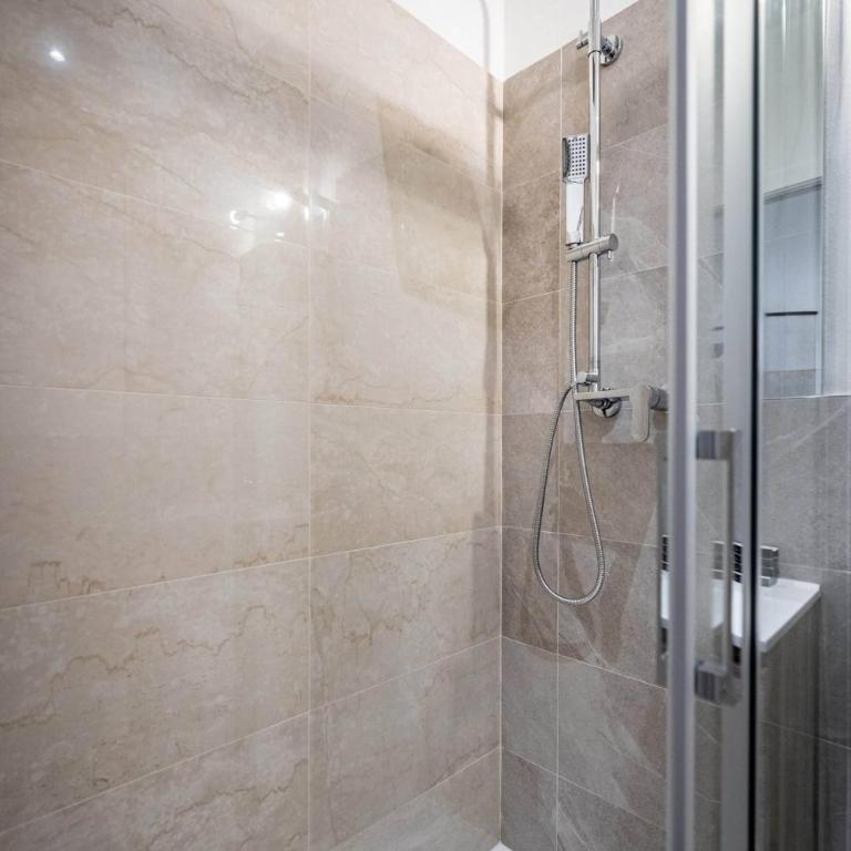 YD elegant apt with garden - Two-Bedroom Apartment - 16