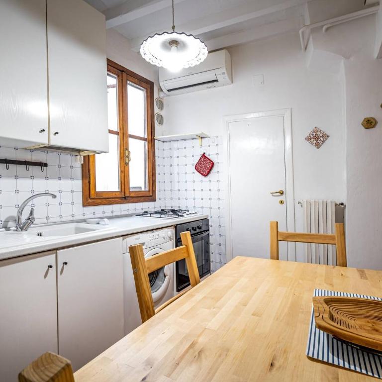 Roommo Viola - Appartamento con 2 Camere da Letto - 4