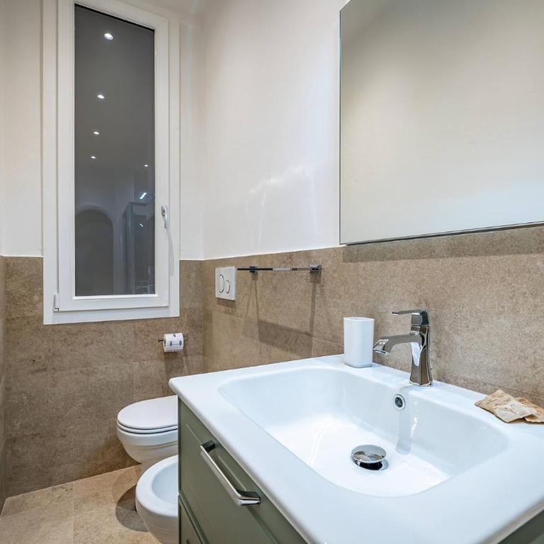 YD balcony on Pontevecchio view - Appartamento con 2 Camere da Letto - 14