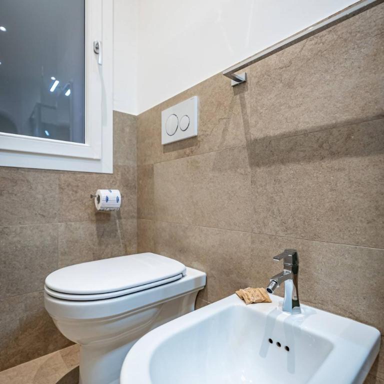 YD balcony on Pontevecchio view - Appartamento con 2 Camere da Letto - 19