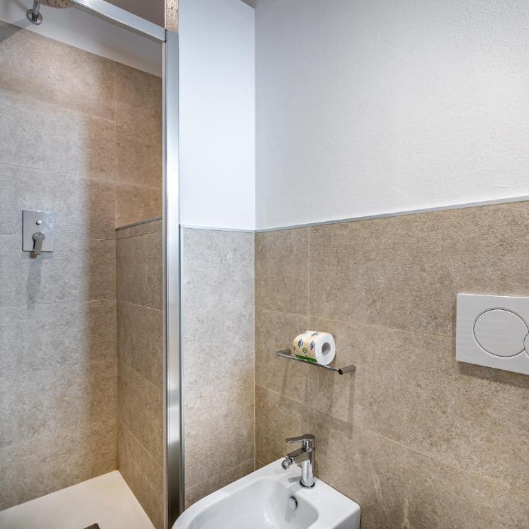 Roommo Via dei Pilastri giada - One-Bedroom Apartment - 23