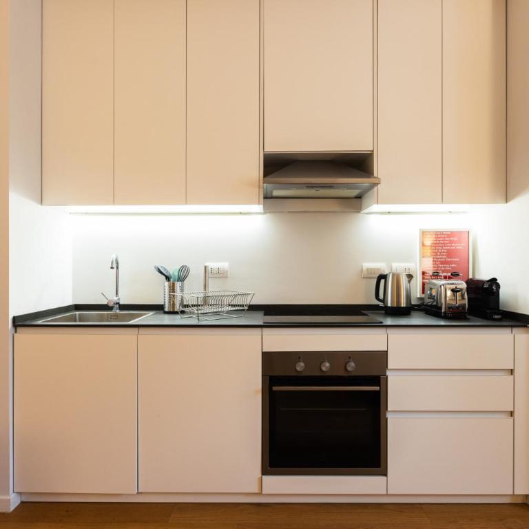Chic Design Apt | Brera & Sempione Park Milan - Appartamento con Vista Giardino - 11