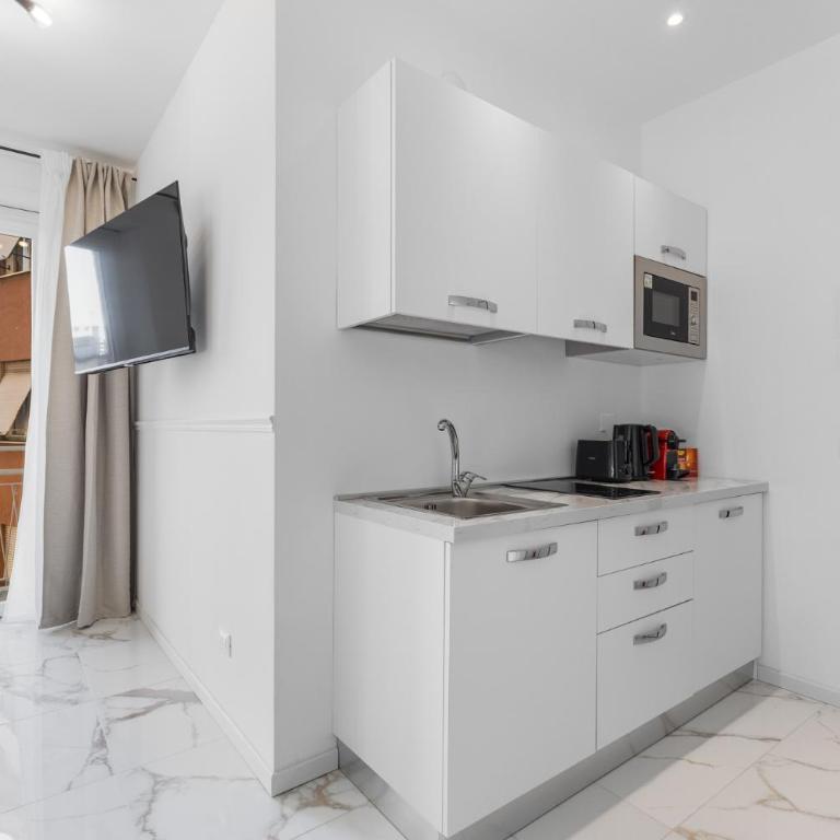 Central Duomo 10 min - Marble Nest - Metro 280m - Appartamento con 1 Camera da Letto - 15
