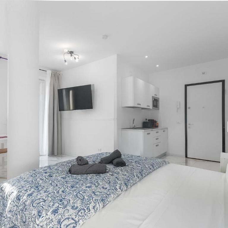 Central Duomo 10 min - Marble Nest - Metro 280m - Appartamento con 1 Camera da Letto - 25