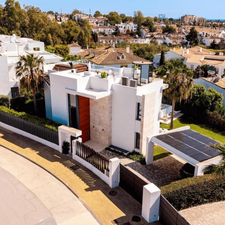 VACATION MARBELLA I Villa Fleur, Rooftop Hot Tub, Heated Pool, Sauna, Cine, GYM, Sea View, Close to The Beach - Villa - 24