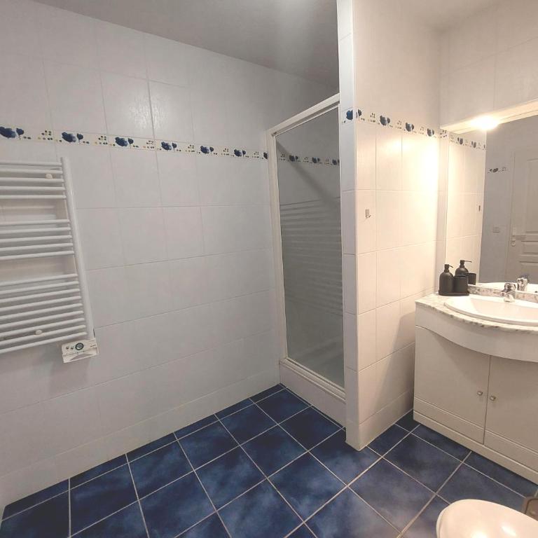 Balcon ensoleillé - Parking privé - Proche plage - Appartement 1 Chambre - 14