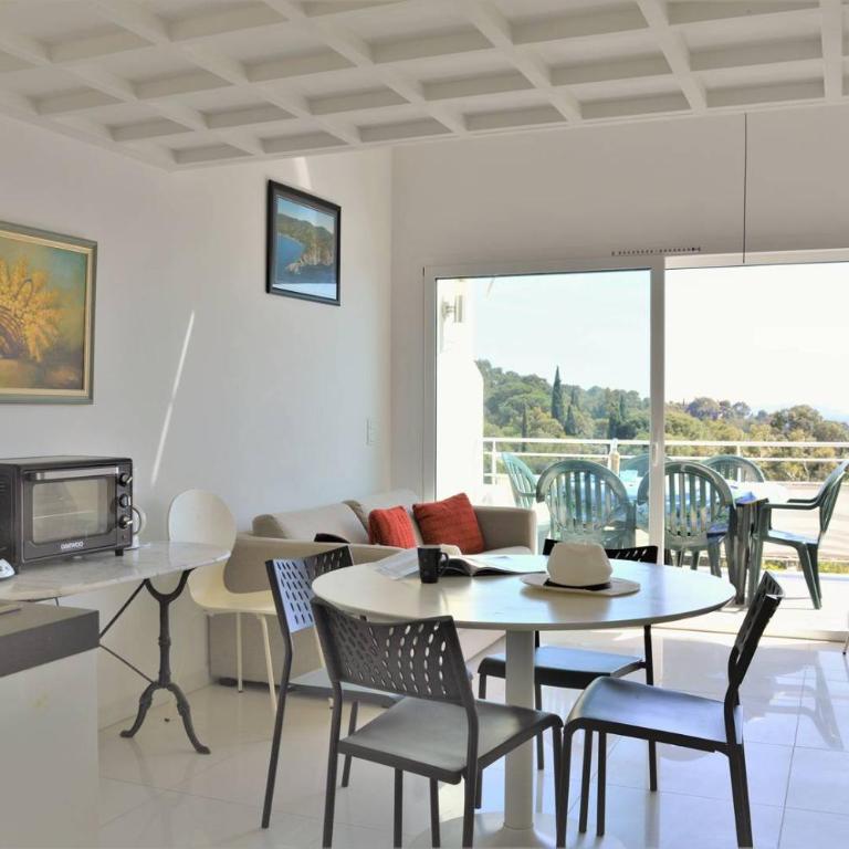 CE100-005 Studio mezzanine 5 couchages CAVALIERE - Appartement - 3