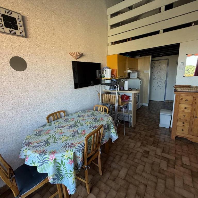 Appartement Spacieux avec Mezzanine et Parking, Proche Plage - FR-1-388-68 - Appartement (6 Adultes) - 5