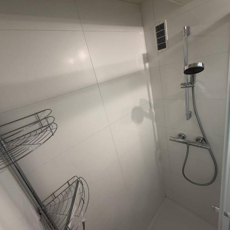 Appartement Spacieux avec Mezzanine et Parking, Proche Plage - FR-1-388-68 - Appartement (6 Adultes) - 11