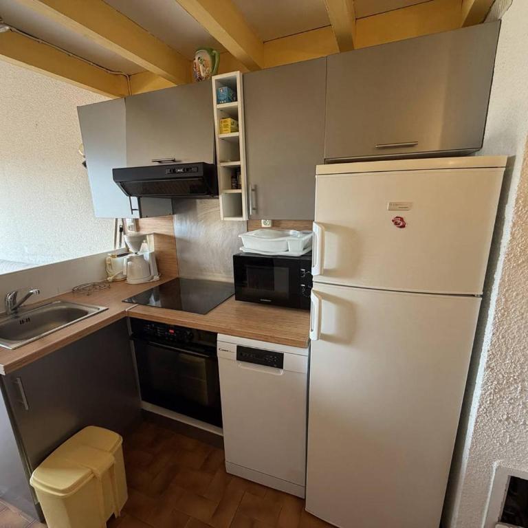 Appartement T2 Mezzanine avec Terrasse, Piscine et Parking à 300m de la Plage - Argelès-sur-Mer - FR-1-388-112 - Appartement (6 Adultes) - 7