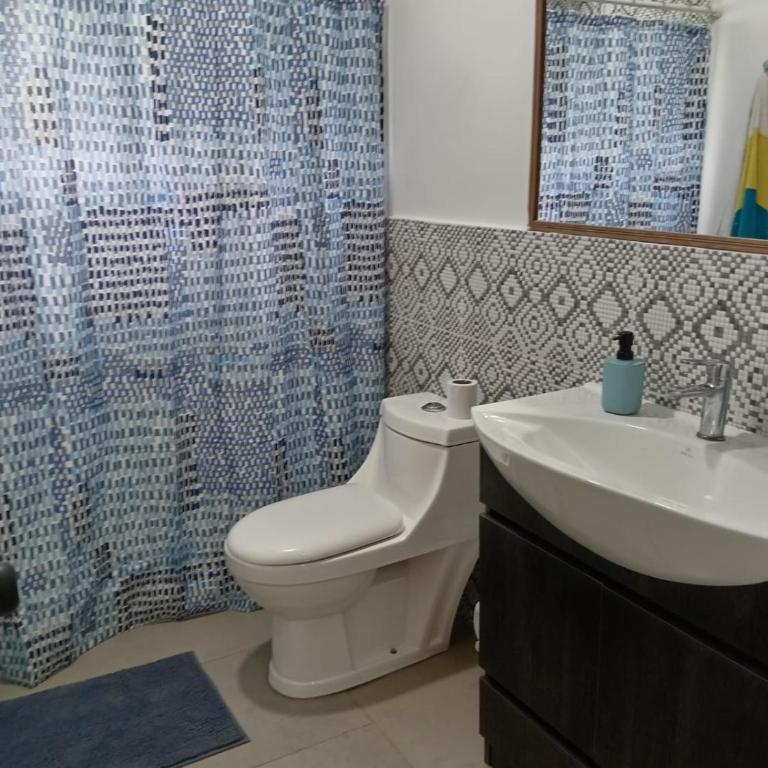 Relax Algarrobo casa con piscina, terraza y quincho - Four-Bedroom House - 22