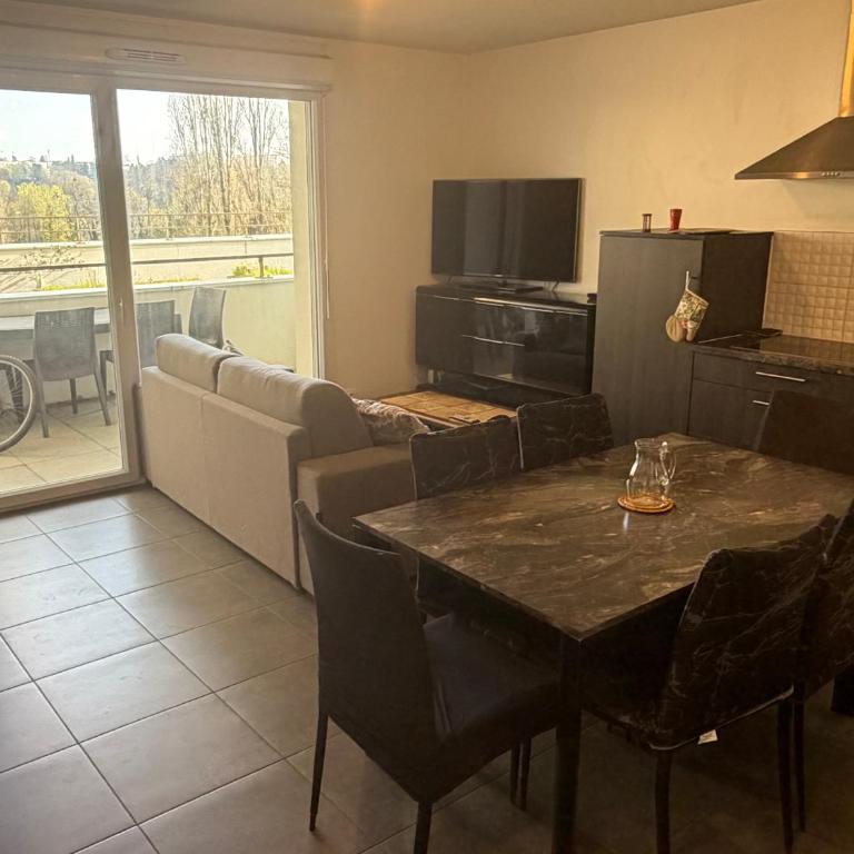 Grand T2 avec terrasse au calme, Lyon - Appartement 1 Chambre - 2