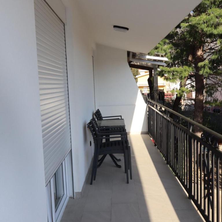 Apartman XS - Two-Bedroom Apartment - 8