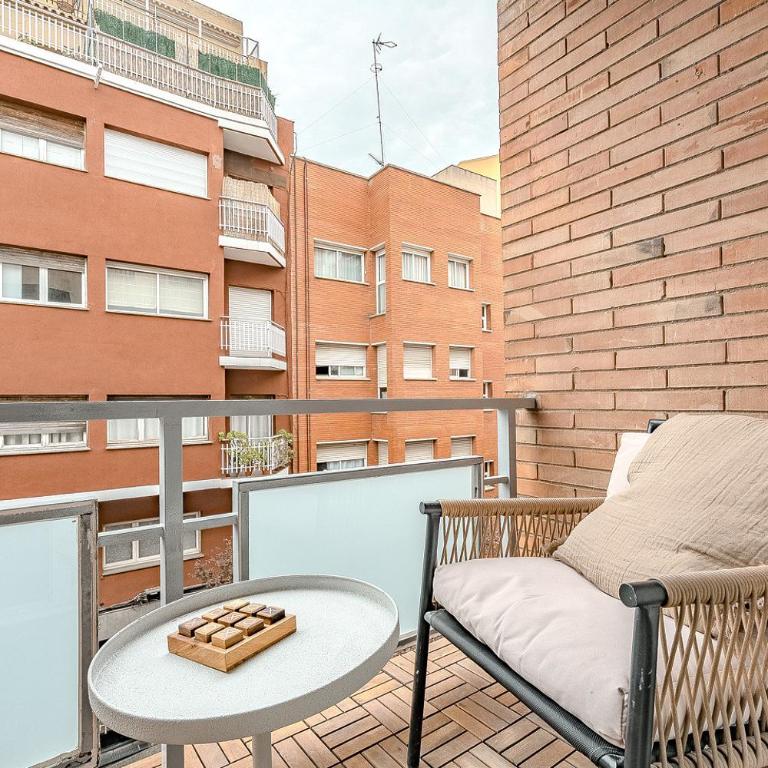 Beautiful apartment with Balcony in Barcelona - Apartment with Balcony - 9