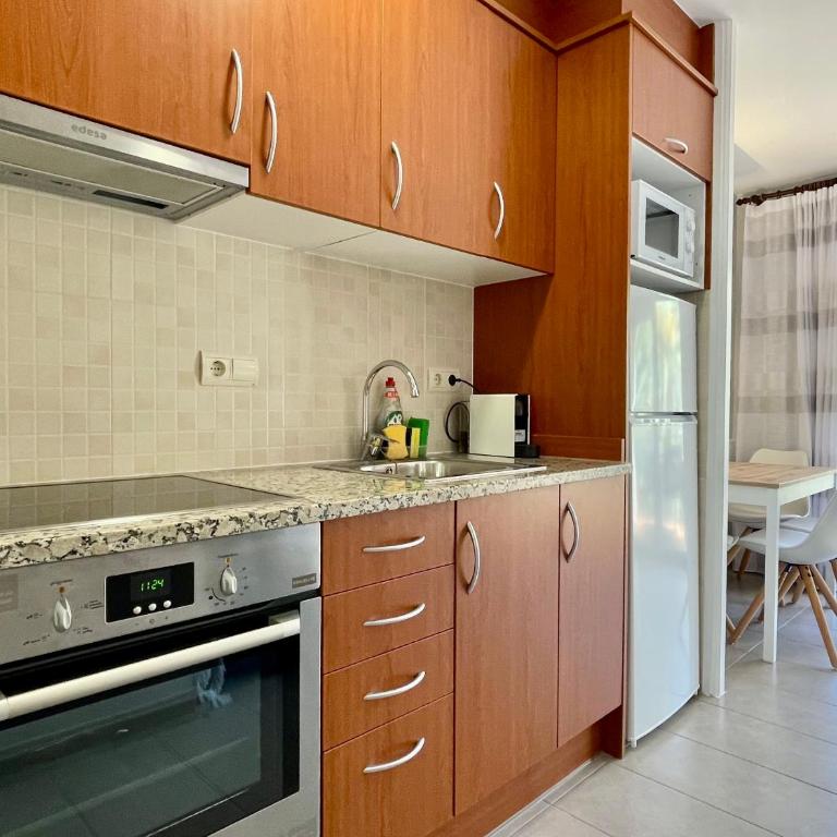 Jademar 010 - Apartment with View and Balcony - 7