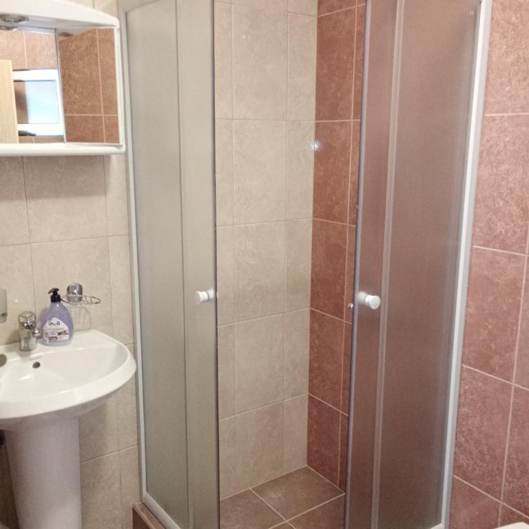 Apartmans Vidikovac - One-Bedroom House - 8