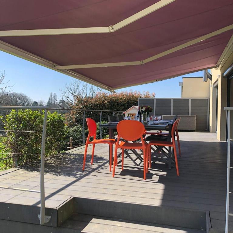 Maison élégante proche circuit, terrasse & parking - Maison 5 Chambres - 34
