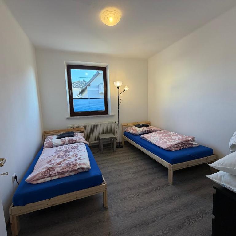 Großzügiges Einfamilienhaus samt Garten & riesiger Garage - Apartment - 12