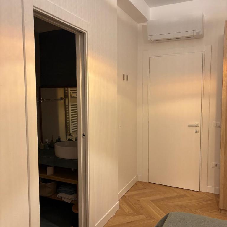 Chiara's Place - Double Room with Private Bathroom - 6