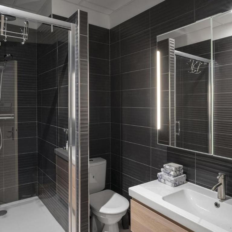 Le Loft Roquelaine - Two-Bedroom Apartment - 9